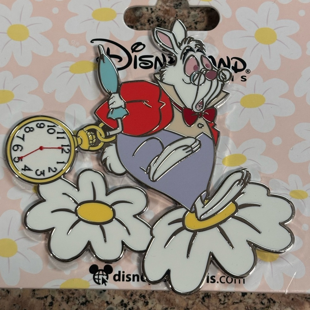 White Rabbit Daisy Disney Land Paris Dlp March 2024 Pin Alice in Wonderland - Picture 3 of 4